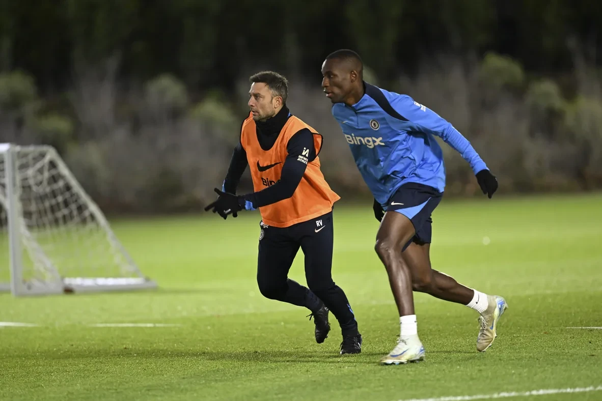 Vitiello tham gia buổi tập cùng Nicolas Jackson tại Chelsea tháng 11/2024.